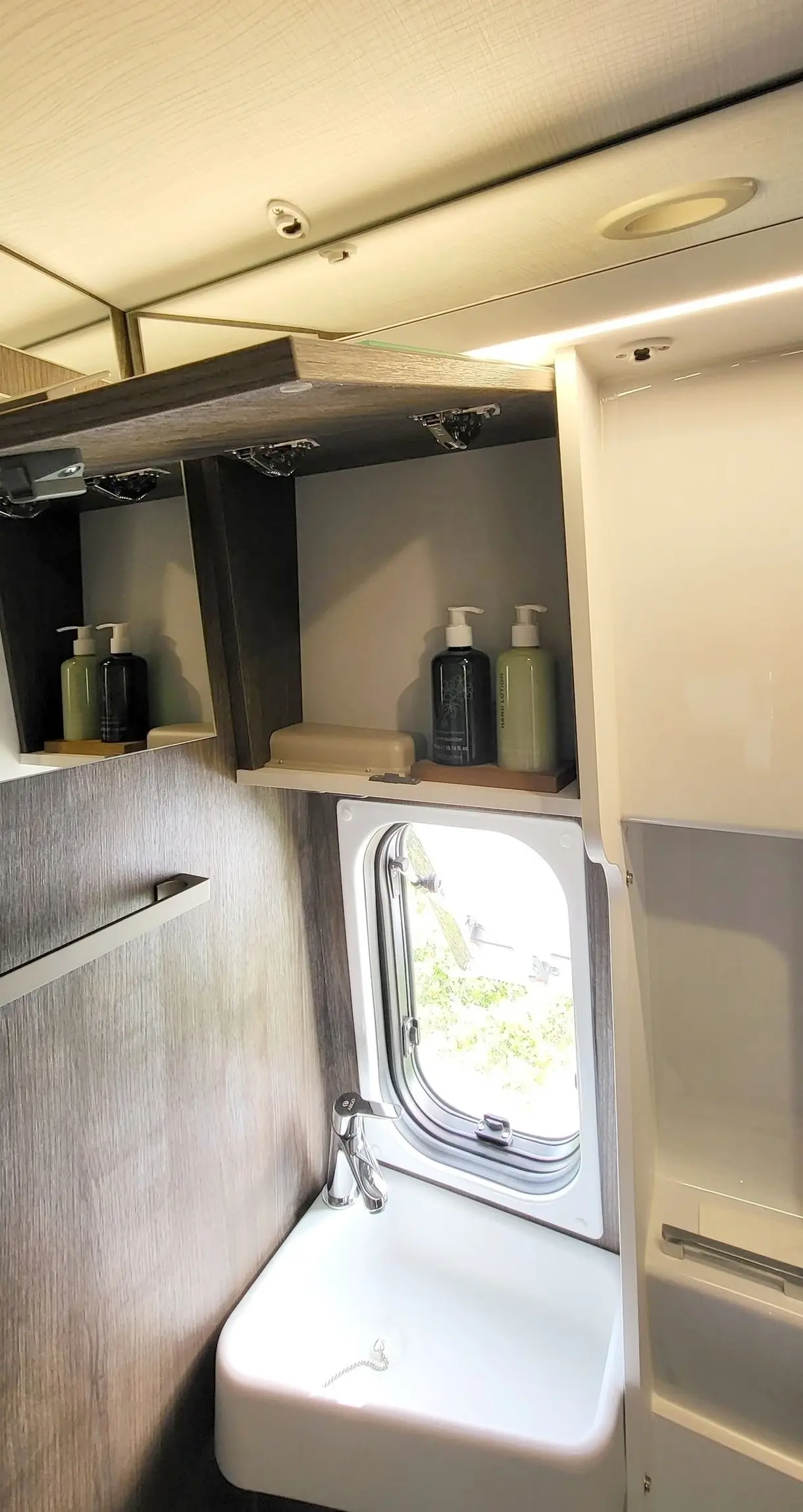 Rent Camper Beach in Málaga, ES - view 20