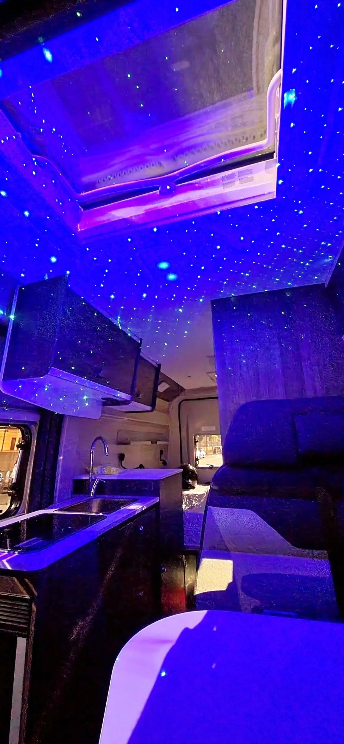 Rent Camper Beach in Málaga, ES - view 3