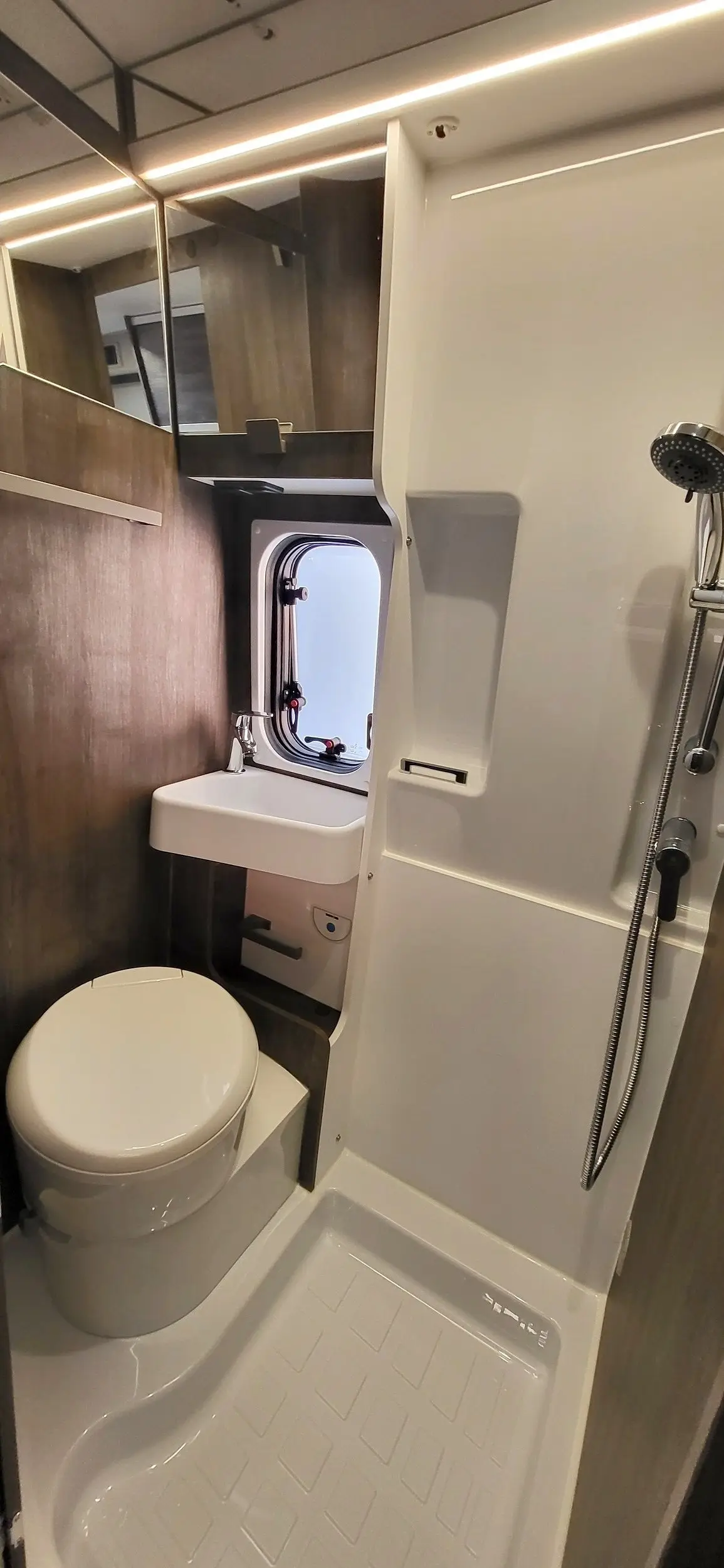 Rent Camper Beach in Málaga, ES - view 7